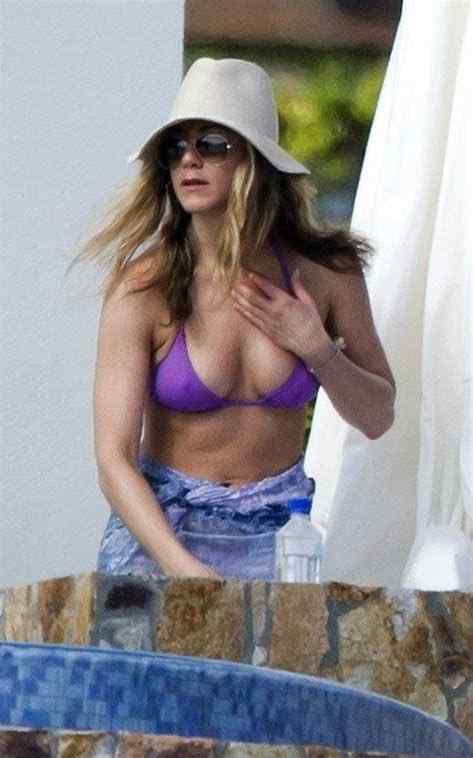 Jennifer Aniston Nude Sexy Photos