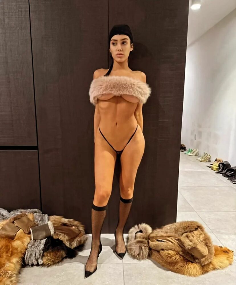 Bianca Censori Nude Sexy Photos