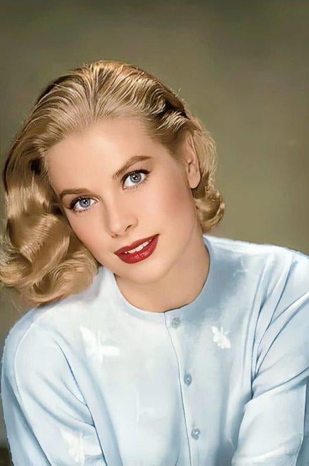 The remarkable beauty of legendary actress #GraceKelly